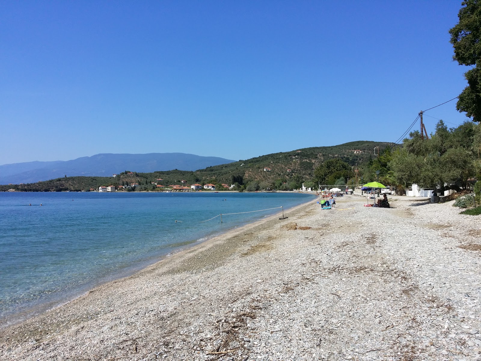 Fotografija Kalamos beach z rjavi fini kamenček površino