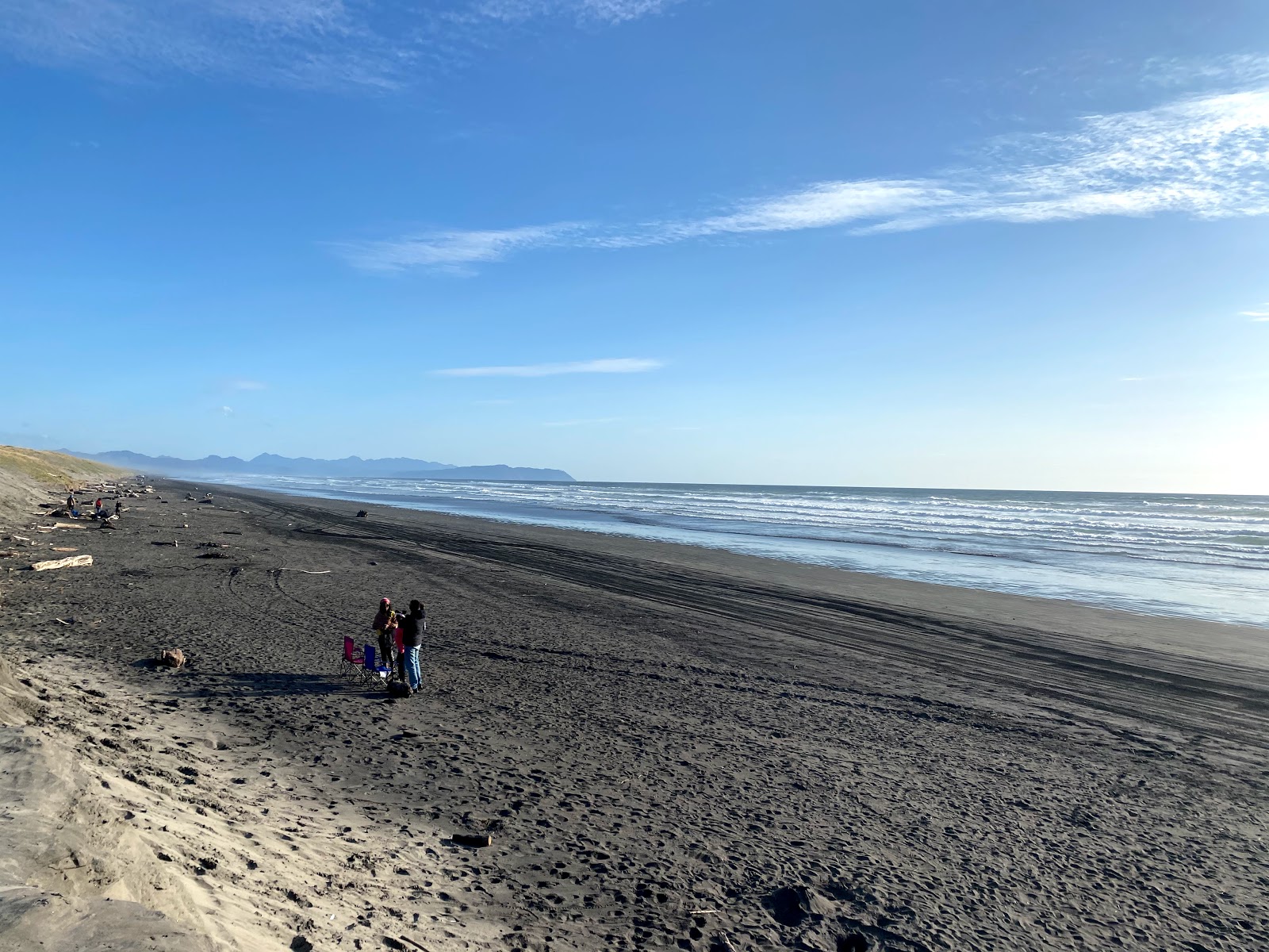 Foto de DeLaura Beach con recta y larga