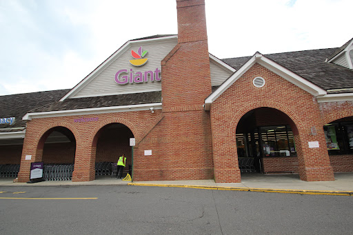 Supermarket «Giant», reviews and photos, 5615 Stone Rd, Centreville, VA 20120, USA