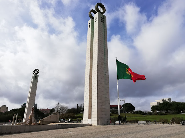 Avaliações doMonumento ao 25 de Abril em Lisboa - Agência de viagens