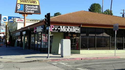 T-Mobile, 21844 Ventura Blvd, Woodland Hills, CA 91364, USA, 