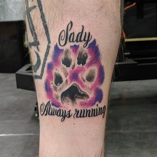 Tattoo Shop «Cloak and Dagger Tattoo», reviews and photos, 641 N Riverside Dr, Clarksville, TN 37040, USA