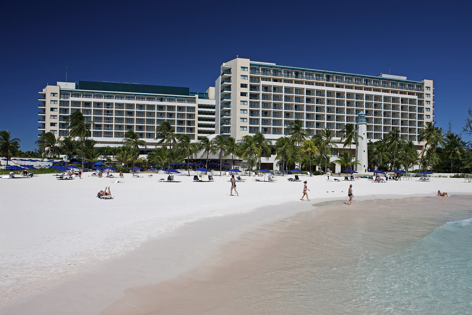 Foto de Playa de Needhams Point con arena fina y blanca superficie