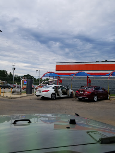 Holley's Classic Car Wash en Wetumpka