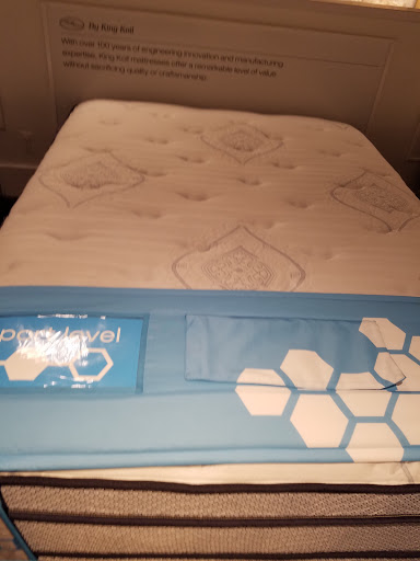 Furniture Store «Art Van Furniture - Livonia», reviews and photos, 29905 W Seven Mile Rd, Livonia, MI 48152, USA