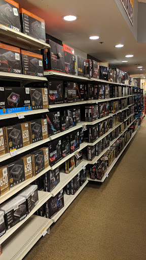 Electronics Store «Micro Center», reviews and photos, 550 Lancaster Ave, St Davids, PA 19087, USA