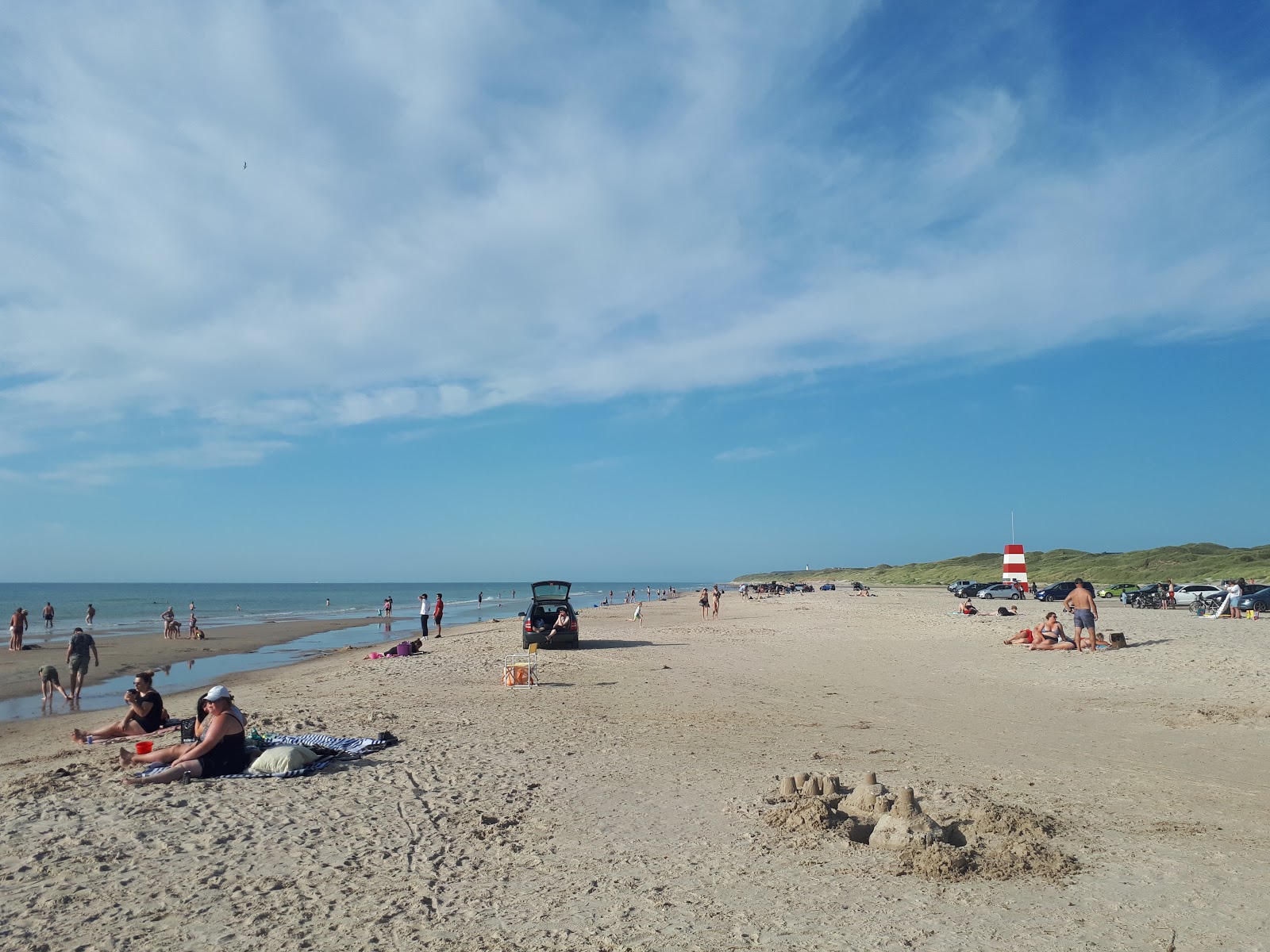Fotografija Tornby Beach z svetel pesek površino