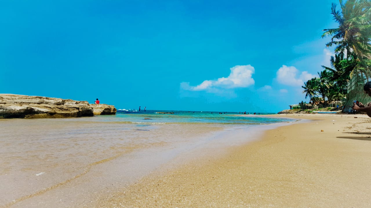 Morawala Beach'in fotoğrafı - Çocuklu aile gezginleri için önerilir