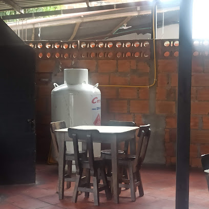 Restaurante Leña y Carbón - Cl. 2, Alvarado, Tolima, Colombia