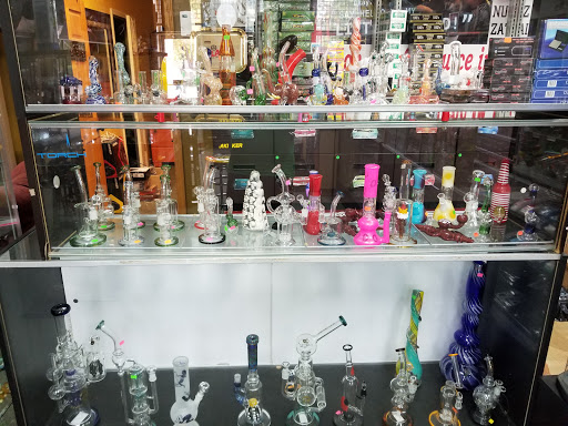 Tobacco Shop «Shorewood Tobacco & Cigar», reviews and photos, 720 Cottage St, Shorewood, IL 60404, USA