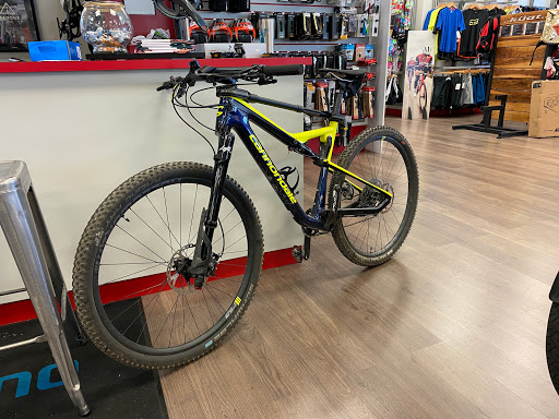 Bicycle Store «City Bikes Pembroke Pines», reviews and photos, 671 NW 100th Pl, Hollywood, FL 33024, USA