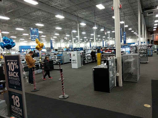 Electronics Store «Best Buy», reviews and photos, 1876 S Randall Rd, Geneva, IL 60134, USA