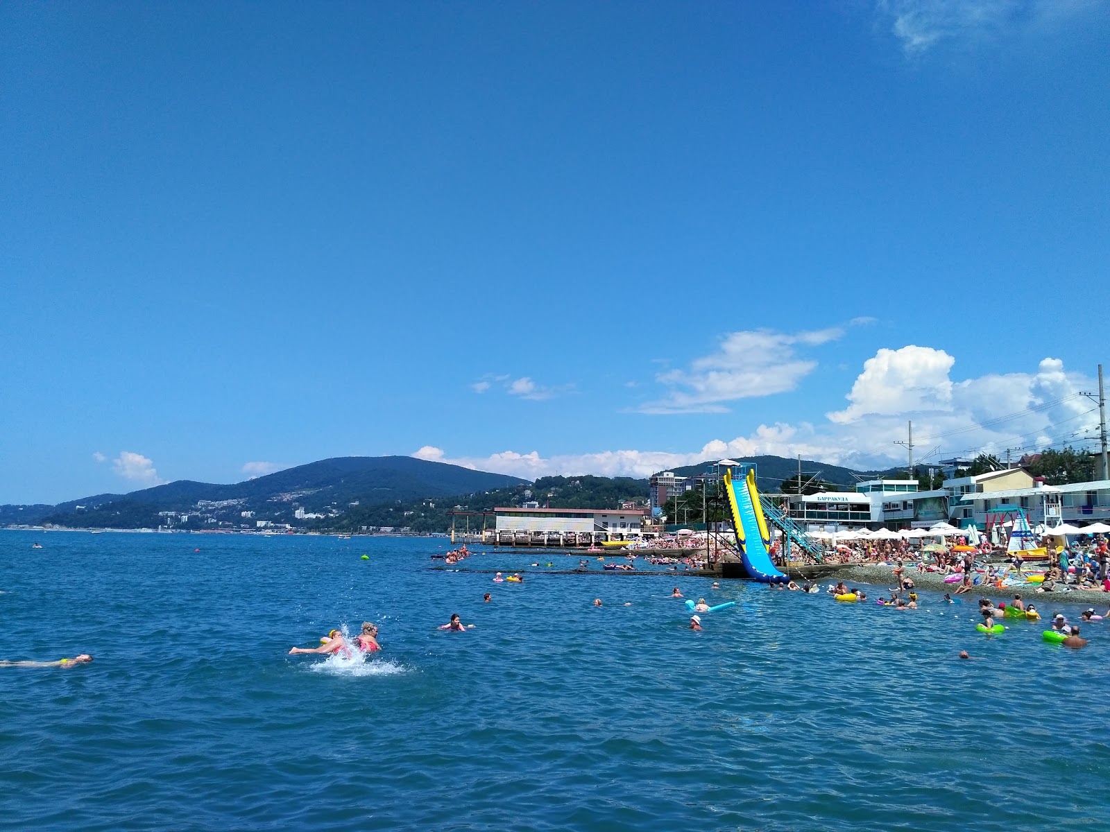 Chkalovsky beach'in fotoğrafı çok temiz temizlik seviyesi ile