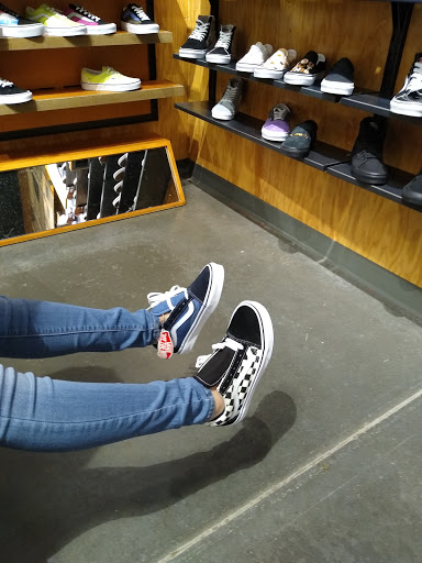Shoe Store «Vans», reviews and photos, 9736 W Northern Ave, Peoria, AZ 85345, USA
