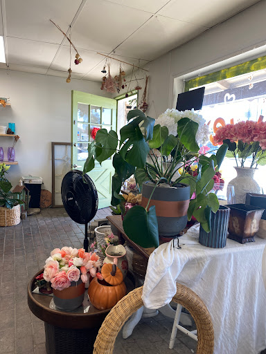 Florist «Country Cousins Flower shop», reviews and photos, 841 E Whittier Blvd, La Habra, CA 90631, USA