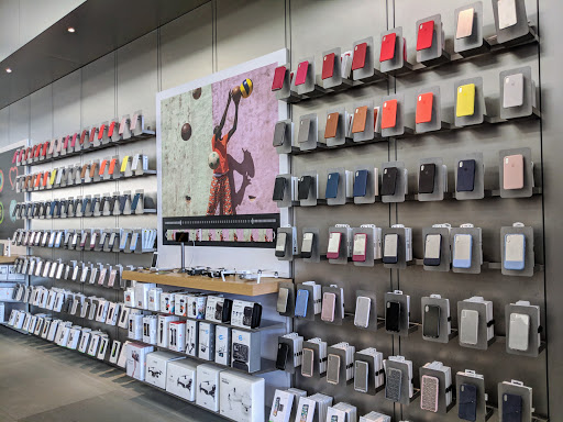 Computer Store «Apple Nanuet», reviews and photos, 8115 Fashion Dr, Nanuet, NY 10954, USA
