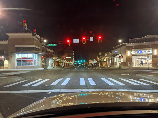 Shopping Mall «Grand Ridge Plaza», reviews and photos, 1451 Highlands Dr NE, Issaquah, WA 98029, USA