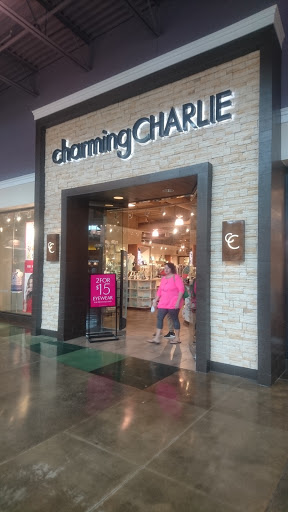 Shopping Mall «Great Lakes Crossing Outlets», reviews and photos, 4000 Baldwin Rd, Auburn Hills, MI 48326, USA