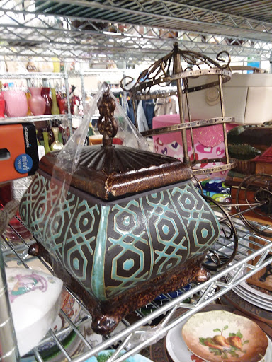 Thrift Store «Goodwill Store & Donation Center», reviews and photos, 1020 N Rohlwing Rd, Addison, IL 60101, USA