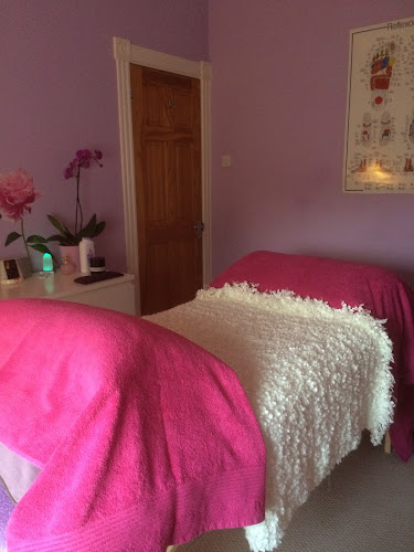 The Lily Room - East Sheen - Reflexology/Massage and for ladies - Massage therapist