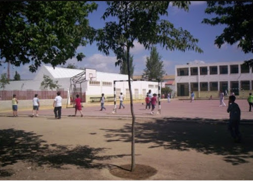 Colegio Público Dulce Nombre, Institución educativa pública en Puente Genil,Córdoba