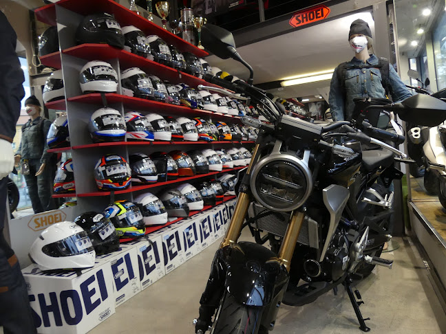 Karasna Honda motorszalon, motoros ruházati üzlet és márkafüggetlen szerviz - Motorkerékpár-üzlet