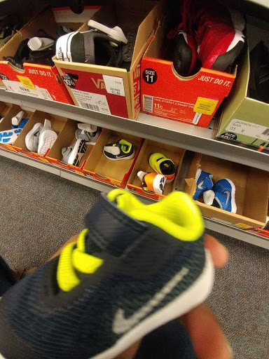 Shoe Store «Shoe Carnival», reviews and photos, 180 Collins Rd NE, Cedar Rapids, IA 52402, USA