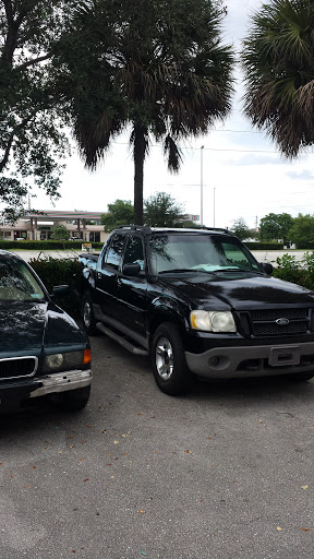 Auto Body Shop «Maaco Collision Repair & Auto Painting», reviews and photos, 1825 Powerline Rd, Deerfield Beach, FL 33442, USA