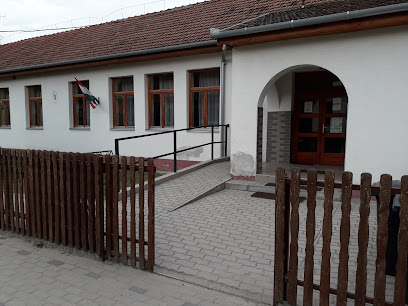 Kiskőrösi Bem József Általános Iskola Páhi Általános Iskolája (alsó tagozat)