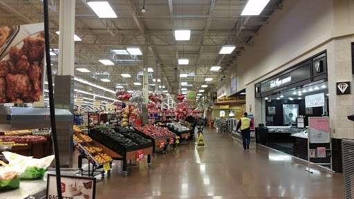 Grocery Store «Fred Meyer», reviews and photos, 2801 Bickford Ave, Snohomish, WA 98290, USA
