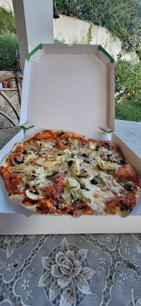 Plats et boissons du Pizzas à emporter Pizza des Collines à Castagniers - n°3