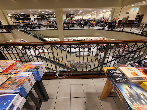 Book Store «Barnes & Noble», reviews and photos, 189 The Grove Dr, Los Angeles, CA 90036, USA