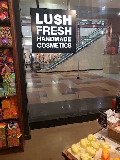 Cosmetics Store «Lush Cosmetics», reviews and photos, 104 Walden Galleria, Buffalo, NY 14225, USA