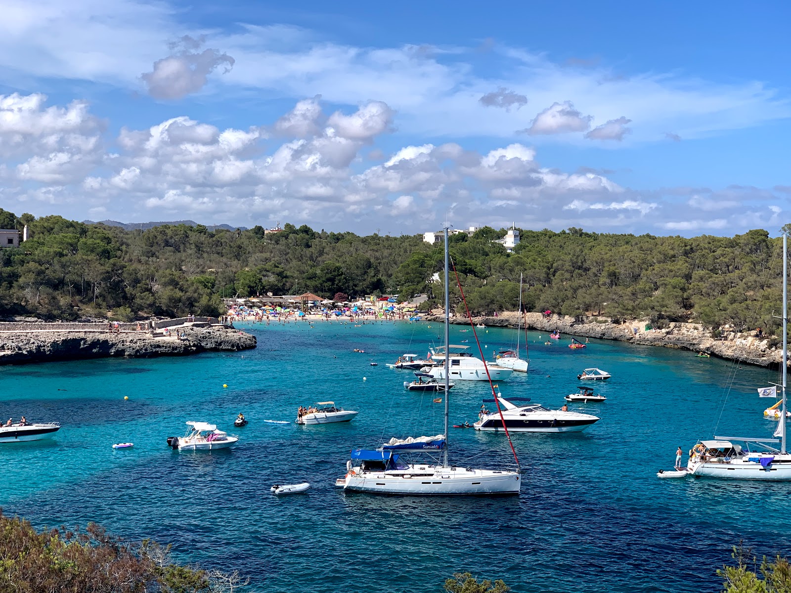 Fotografie cu Plaja Cala Mondrago cu mic golf
