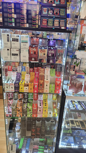 Vaporizer Store «Zee Vapor and Tobacco», reviews and photos, 6325 Dempster St, Morton Grove, IL 60053, USA