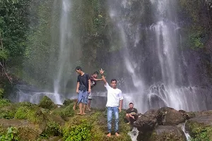 Cengkaan Waterfall image