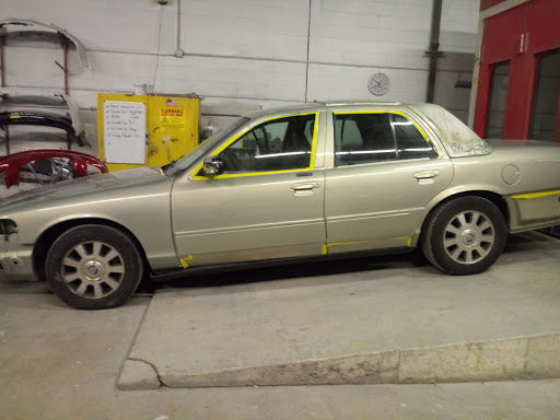 Auto Body Shop «Maaco Collision Repair & Auto Painting», reviews and photos, 1716 E Oakton St, Des Plaines, IL 60018, USA