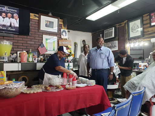 Barber Shop «Hills Barber Shop», reviews and photos, 2339 Elmwood Ave, Columbia, SC 29204, USA