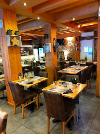 Atmosphère du Restaurant La Romanche à Le Bourg-d'Oisans - n°1