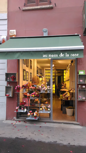 Au Nom De La Rose Mercato