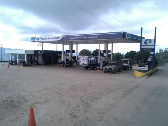 Opiniones de Estación de Servicio Petrocomercial Cariamanga en Loja - Gasolinera
