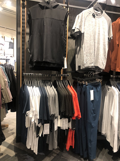 Sportswear Store «lululemon athletica», reviews and photos, 152 South Avenue, Bloomington, MN 55425, USA