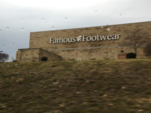 Shoe Store «Famous Footwear», reviews and photos, 509 Grandview Crossing, Gibsonia, PA 15044, USA