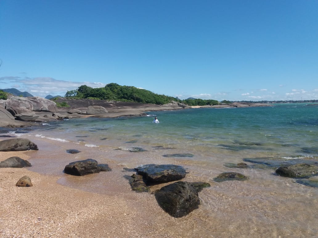Foto av Conchas strand med lätt fin sten yta