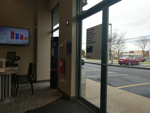 Cell Phone Store «Verizon Authorized Retailer – Cellular Sales», reviews and photos, 905 E Rand Rd, Mt Prospect, IL 60056, USA