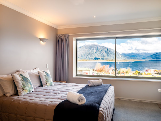 Reviews of Hotel Lake Brunner in Greymouth - Pub