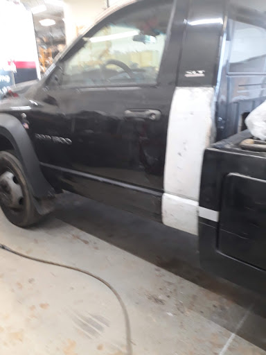 Auto Body Shop «Evergreen Auto & Truck Body Shop», reviews and photos, 13939 Kostner Ave, Crestwood, IL 60445, USA