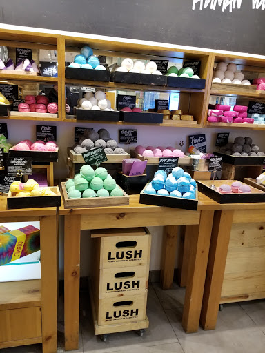 Cosmetics Store «Lush Cosmetics», reviews and photos, 2002 Annapolis Mall Rd, Annapolis, MD 21401, USA