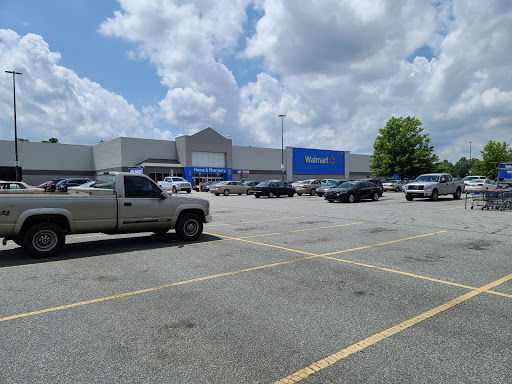 Department Store «Walmart Supercenter», reviews and photos, 121 W Elmsley Dr, Greensboro, NC 27406, USA