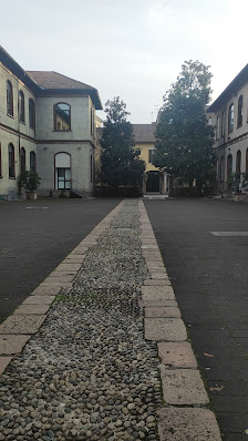 Liceo Classico Statale Salvatore Quasimodo Via Alessandro Volta, 25, 20013 Magenta MI, Italia